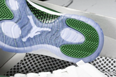 Hyperoad Air high Jordan 11 1002
